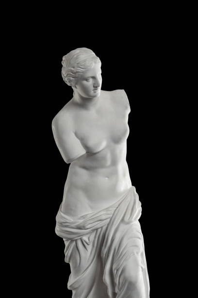 istock a statue of Venus, plaster column on a black background 827252732
