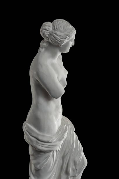 istock a statue of Venus, plaster column on a black background 827254778