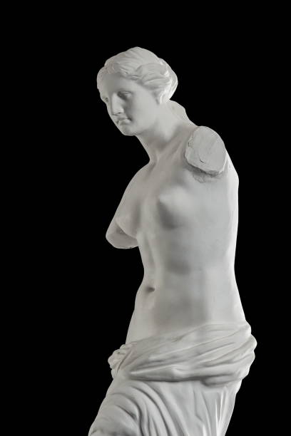 istock a statue of Venus, plaster column on a black background 827254832