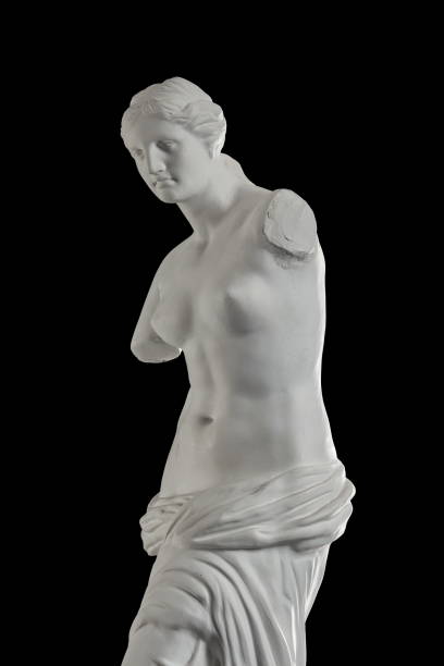 istock a statue of Venus, plaster column on a black background 827254878