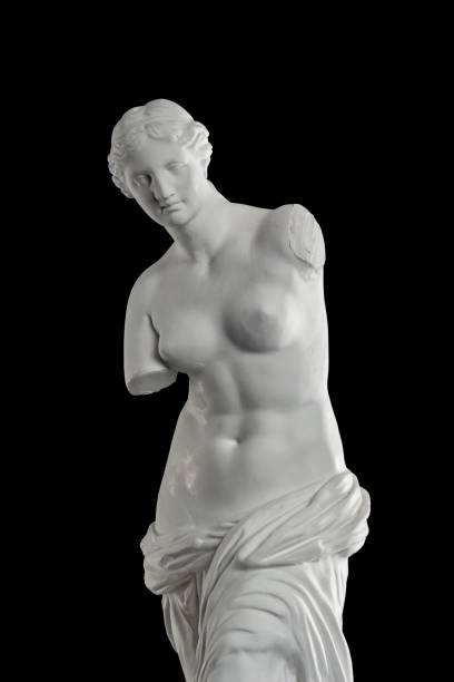 istock a statue of Venus, plaster column on a black background 827255058