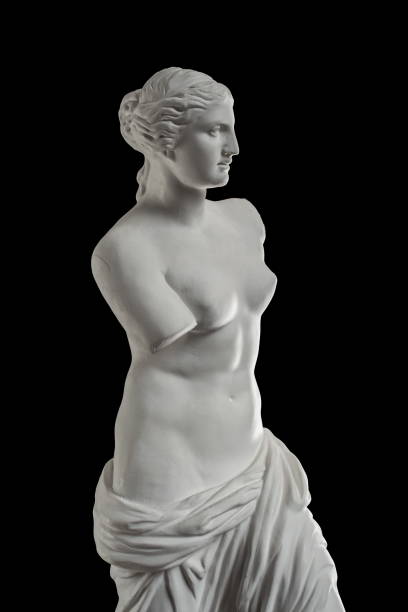 istock a statue of Venus, plaster column on a black background 827255218