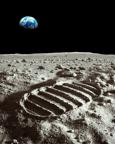Huella del astronauta en la luna photo