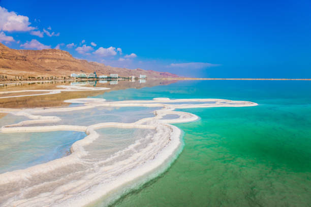 istock Very salty water glows 827288652