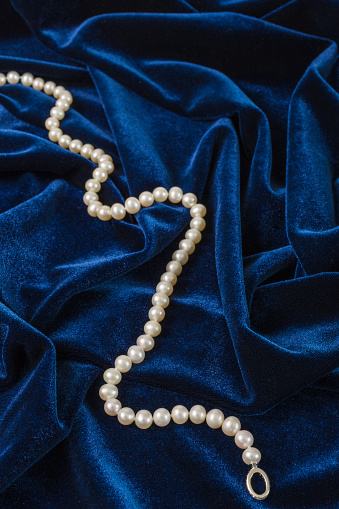 beautiful shine  bead from pearl  for decoration  gift on holiday