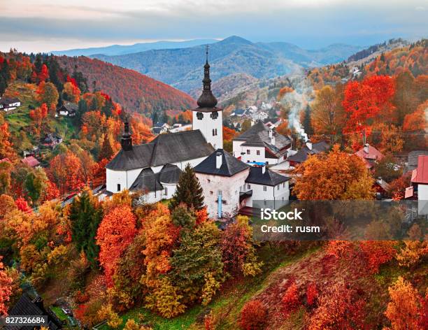 스페인 돌리 나 슬로바키아의가 풍경 슬로바키아에 대한 스톡 사진 및 기타 이미지 - 슬로바키아, 반스카비스트리차, 가을