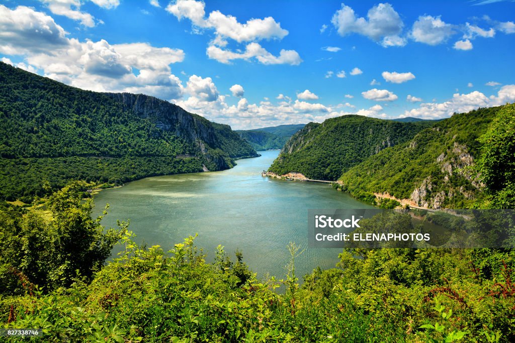 Danube spectaculaires Gorges - Photo de Fleuve Danube libre de droits