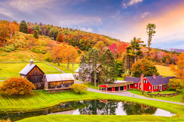 Rural Autumn Vermont Vermont, USA early autumn rural scene. woodstock stock pictures, royalty-free photos & images