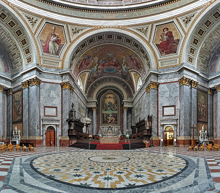 聖域とハンガリーのエステルゴム大聖堂の祭壇 エステルゴムのストックフォトや画像を多数ご用意 エステルゴム, カトリック, キリスト教