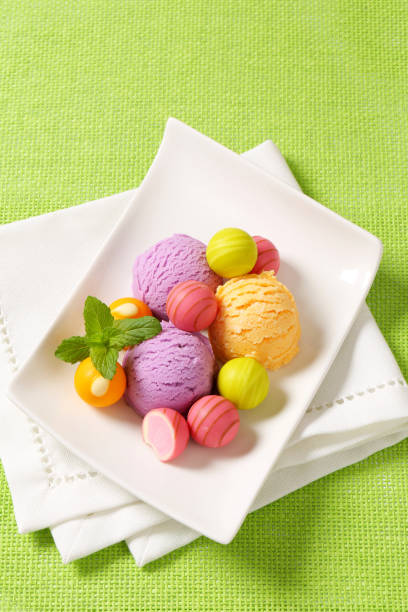 istock Fruit-flavored ice cream and pralines 827380238