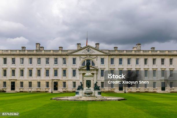 Front Court Of Kings College Cambridge University Uk Stock Photo - Download Image Now