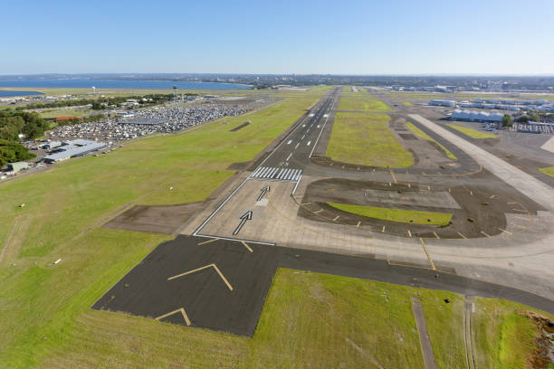 istock Sydney Airport, Runway 25 827487392