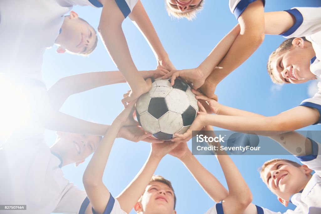 Équipe de Football Junior Uni - Photo de Football libre de droits