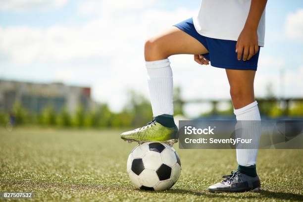 Junge Fußballspieler Stockfoto und mehr Bilder von Fußball - Fußball, Kind, Teenager-Alter