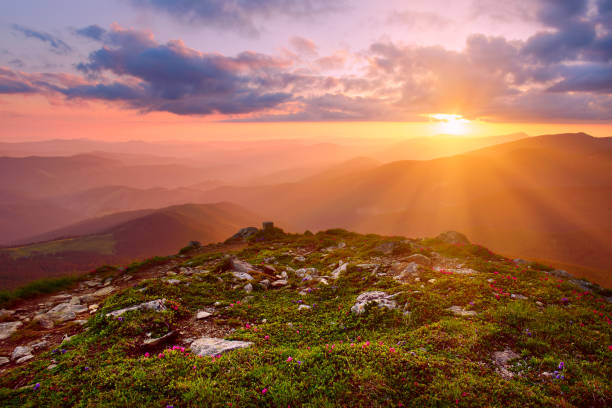 istock Amazing mountain landscape 827583924
