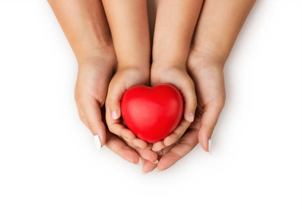 liebe, familienkonzept - heart shape child human hand childhood stock-fotos und bilder