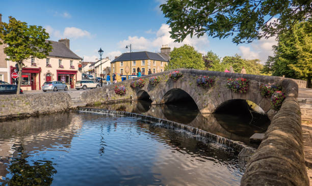 Westport bridge in county Mayo, Ireland - fotografia de stock