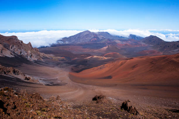 ハレ�アカラ国立公園 - maui haleakala national park hawaii islands usa ストックフォトと画像