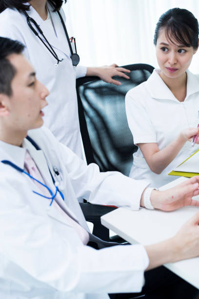 istock A doctor is expressing his opinion. 827880838