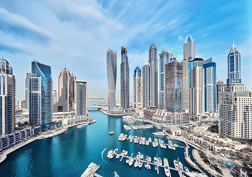 Marina de Dubai horizonte de la ciudad en los Emiratos Árabes Unidos photo