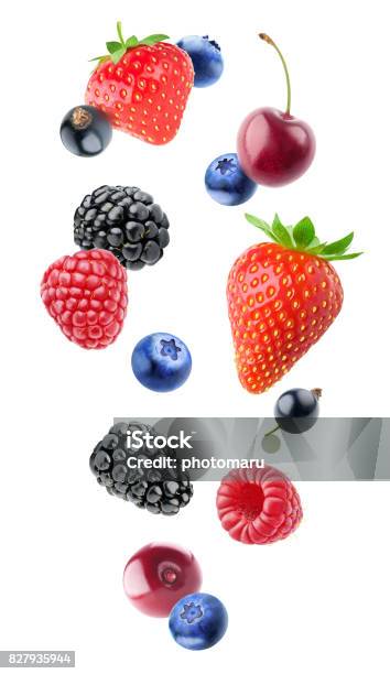 Isolate Varie Bacche - Fotografie stock e altre immagini di Frutta - Frutta, Rosso, Frutti di bosco