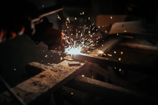 istock Mehanic welding outdoors 827941604