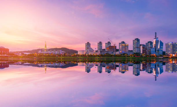 istock Sunset at Expo Bridge in Daejeon, South Korea. 827963646