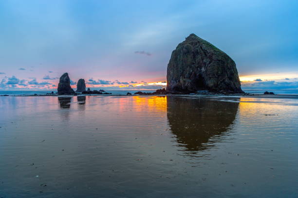 istock Cannon Beach, Oregon-USA 828103064
