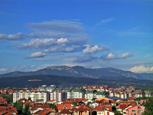 istock Mountains around the city 828125624