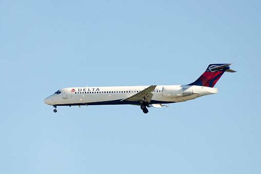 델타 항공 보잉 717 상업용 제트 여객기 0명에 대한 스톡 사진 및 기타 이미지 - 0명, 교통수단, 맑은 하늘 - Istock