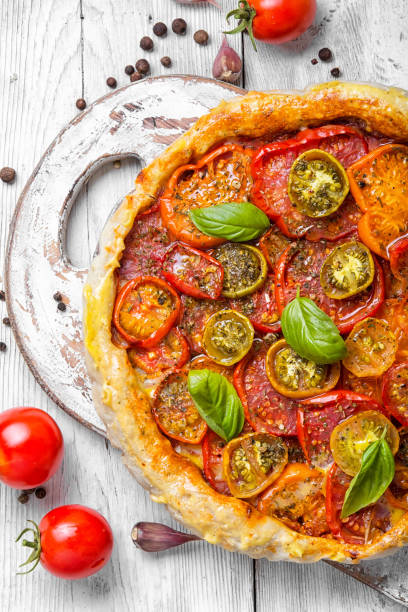istock Homemade vegetarian pizza 828419798