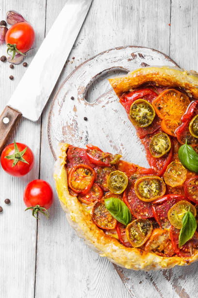 istock Homemade vegetarian pizza 828419902