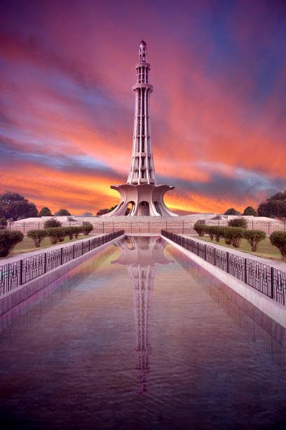 Minar e pakistan minar e pakistan shoot at day and night time to get maximum out of it lahore pakistan photos stock pictures, royalty-free photos & images