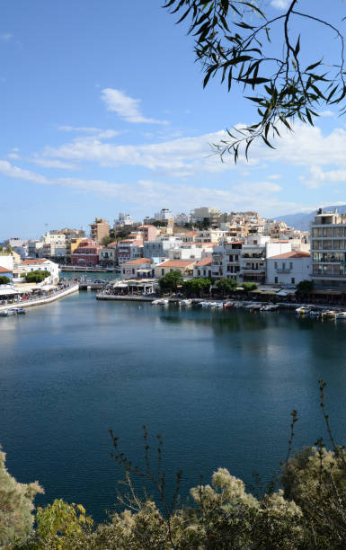 voulismeni lake in Agios Nikolaos, Crete voulismeni lake in Agios Nikolaos, Crete malerisch stock pictures, royalty-free photos & images