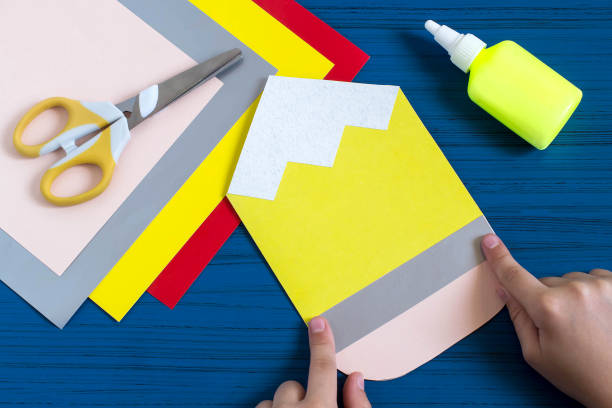 istock Making greeting card for new school year. Step 6 828472910