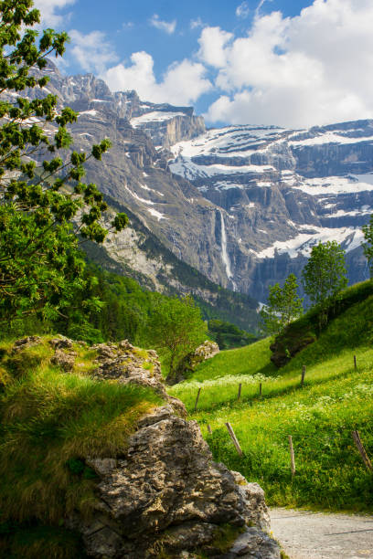 ピレネー山脈 - gavarnie falls ストック�フォトと画像