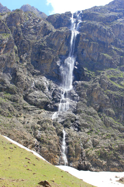 ピレネー山脈 - gavarnie falls ストックフォトと画像