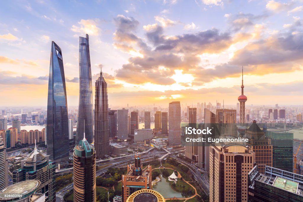 Skyline de Shanghai et paysage urbain au coucher du soleil - Photo de Shanghaï libre de droits