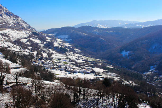 istock Snowy winter in the mountains in Spain 828506686