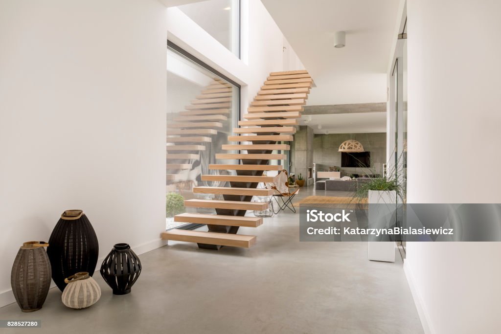 Escaleras de madera minimalistas - Foto de stock de Escaleras libre de derechos
