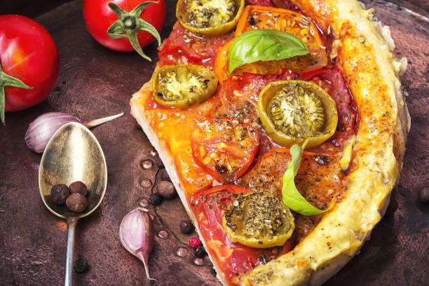 istock Homemade vegetarian pizza 828695304