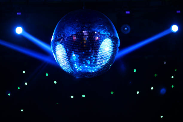 bola de discoteca - disco ball 1970s style 1980s style nightclub - fotografias e filmes do acervo