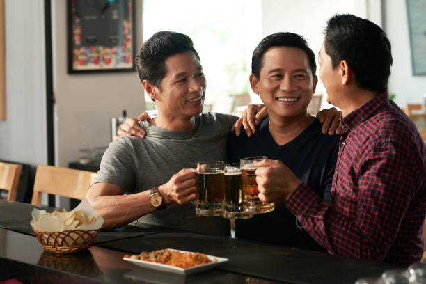 Friends drinking beer