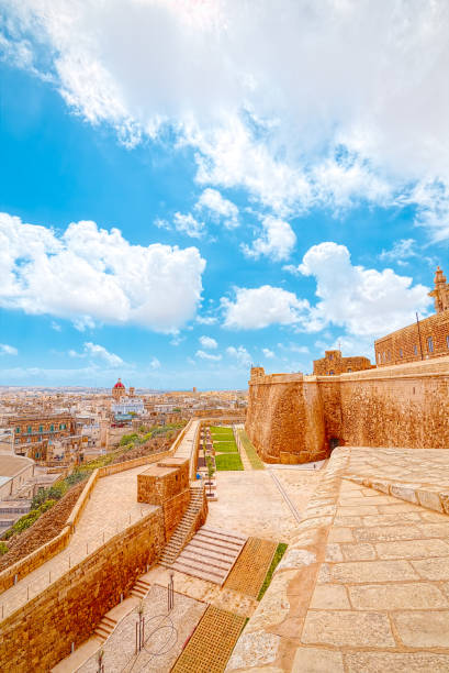 Victoria bulwark, Ir-Rabat, Gozo, Malta The Ancient Citadel (also called Cittadella or Kastel) rises dramatically above ir-Rabat. Built on a strategic point, it overwhelms the profile of the city. knights of malta stock pictures, royalty-free photos & images