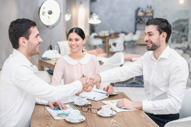 istock Business meeting in luxury restaurant 829364924