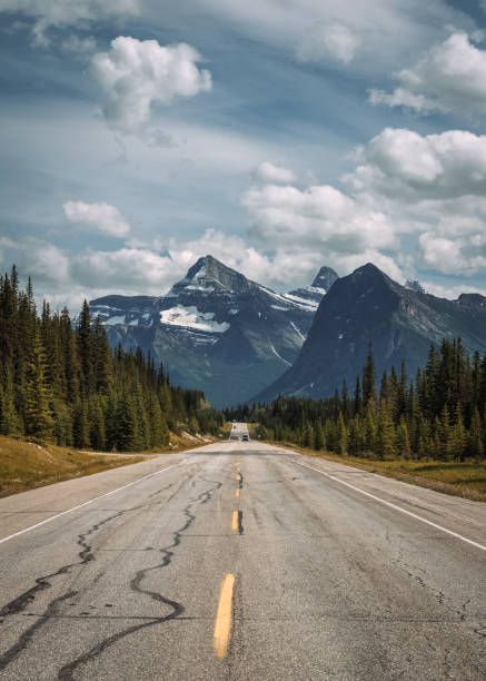 Scenic Icefields Pkwy traveling through Banff and Jasper National Parks