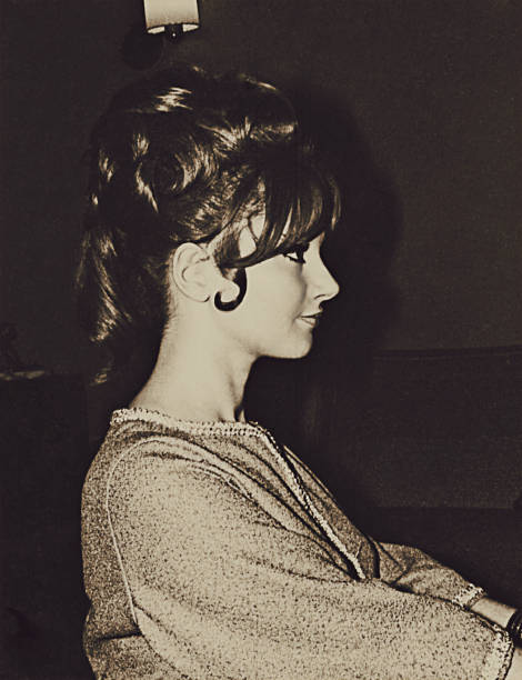 istock Pretty girl profile  from the sixties 829391904