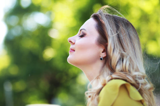 istock beautiful woman 829490472