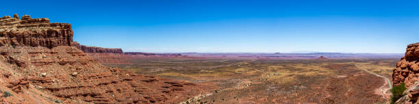 la vallée de l’utah de dieux - moki dugway photos et images de collection