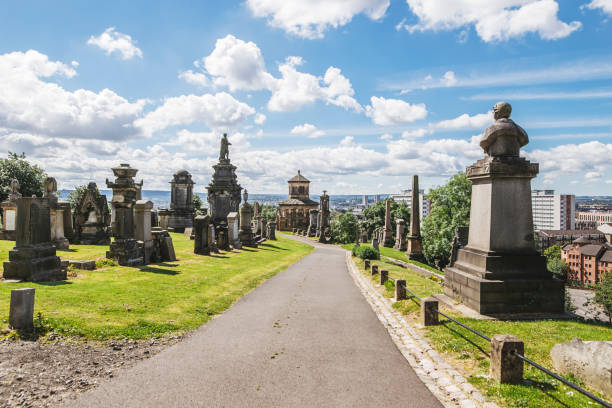 グラスゴーの墓地遺跡 - celtic cross celtic culture tombstone death ストックフォトと画像